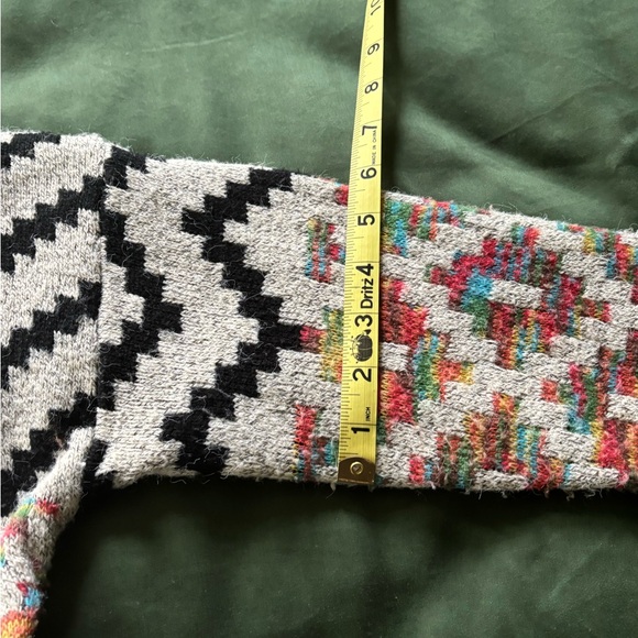 Southwestern Flair! Dreamers Black and Multicolor Chevron Cardigan - Picture 6 of 9